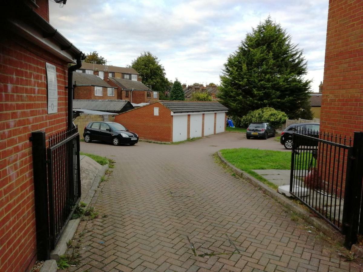 Metrolets 2 Appartamento Luton  Esterno foto